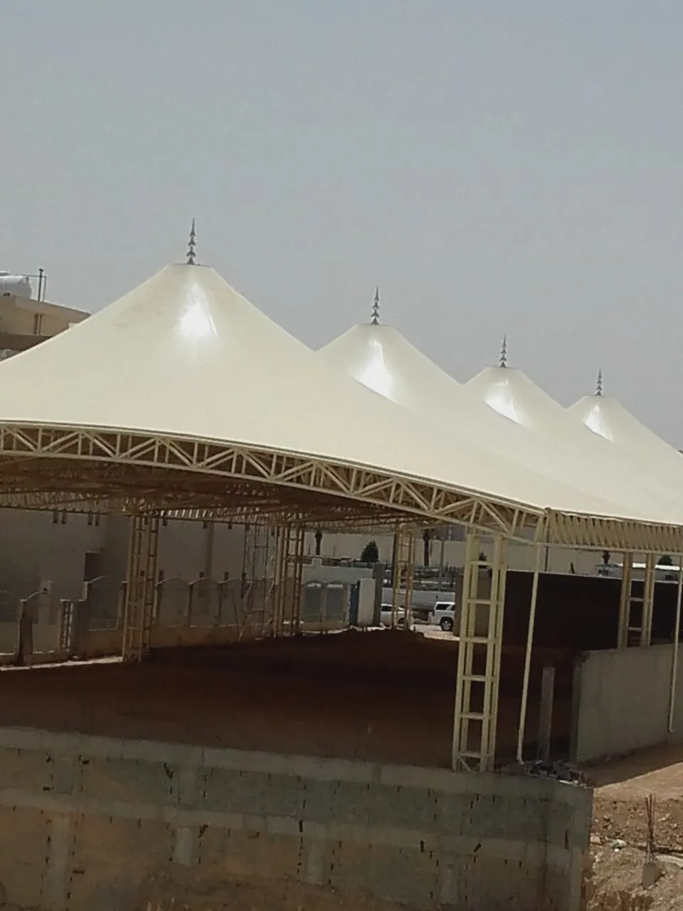   مظلات  متنوعة 